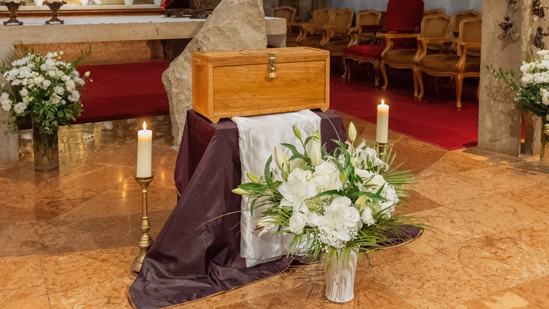 „Krisztus diadalmaskodott az ő testében” – elhelyezték Kriszten Rafael OFM vértanú földi maradványait az Országúti Ferences Templomban